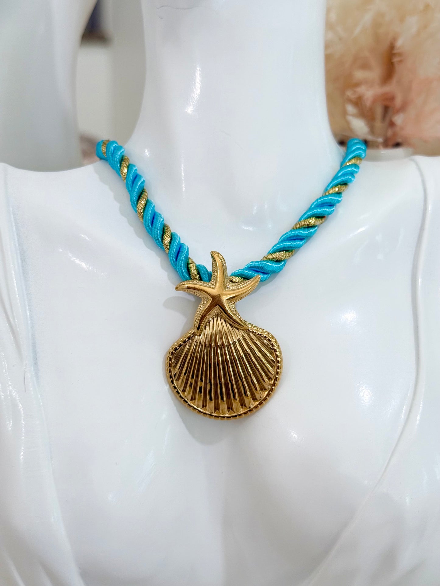 Sea Shell Cord Necklace
