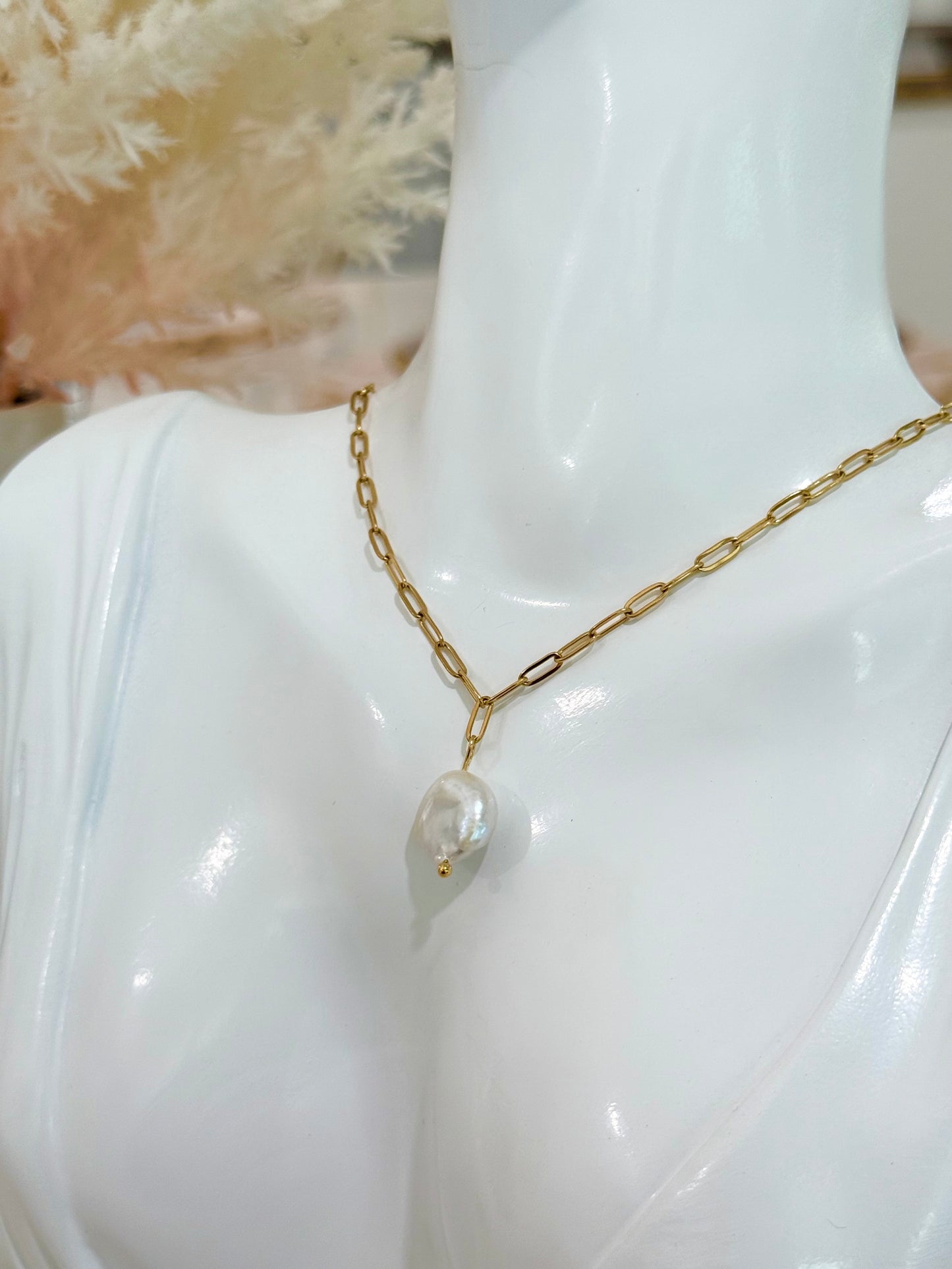 Mila Paperclip Pendant